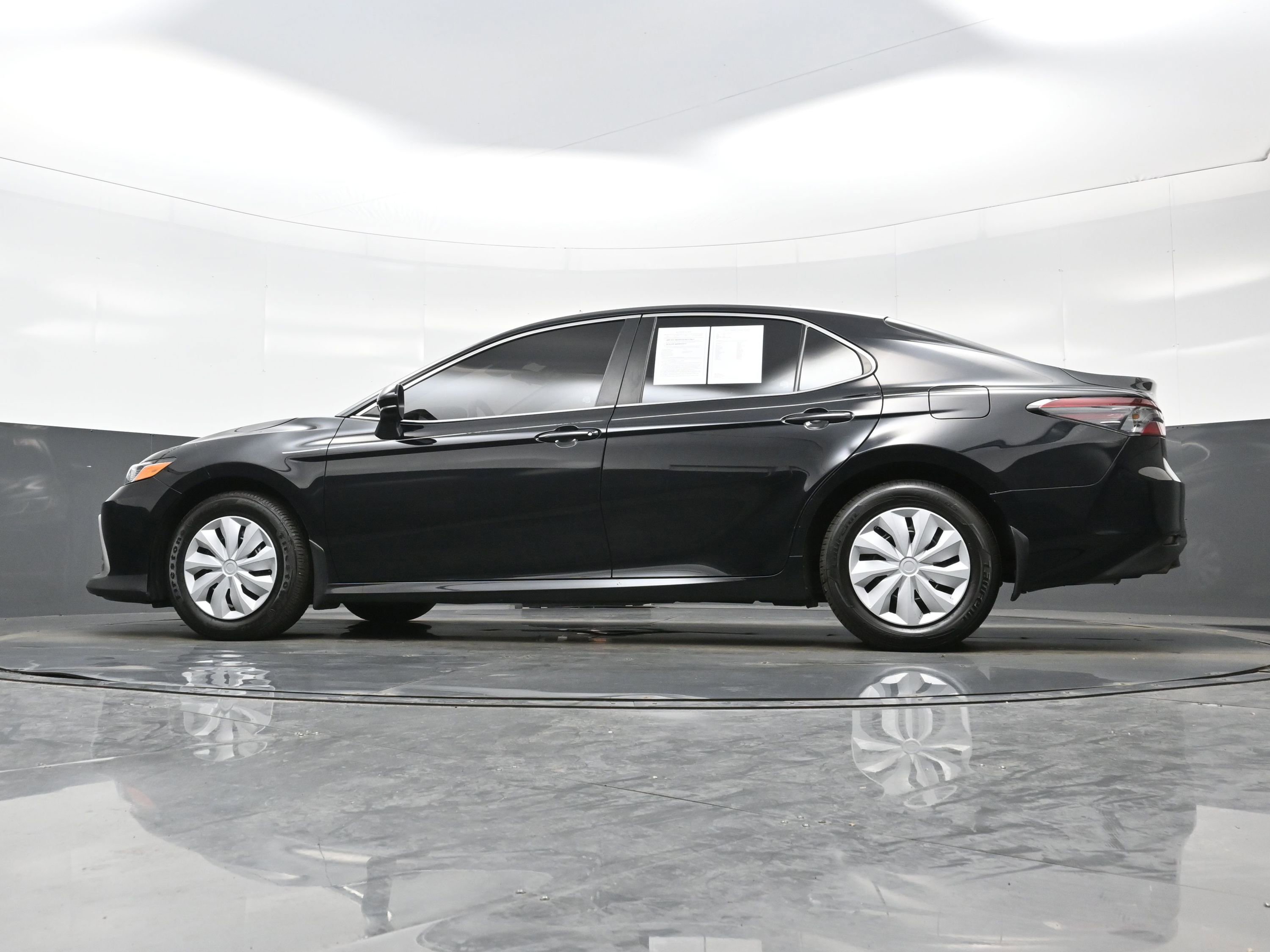 Used 2023 Toyota Camry LE image 29