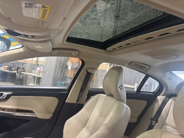 Used 2016 Volvo S60 T5 Inscription Platinum w/ Climate Package image 22