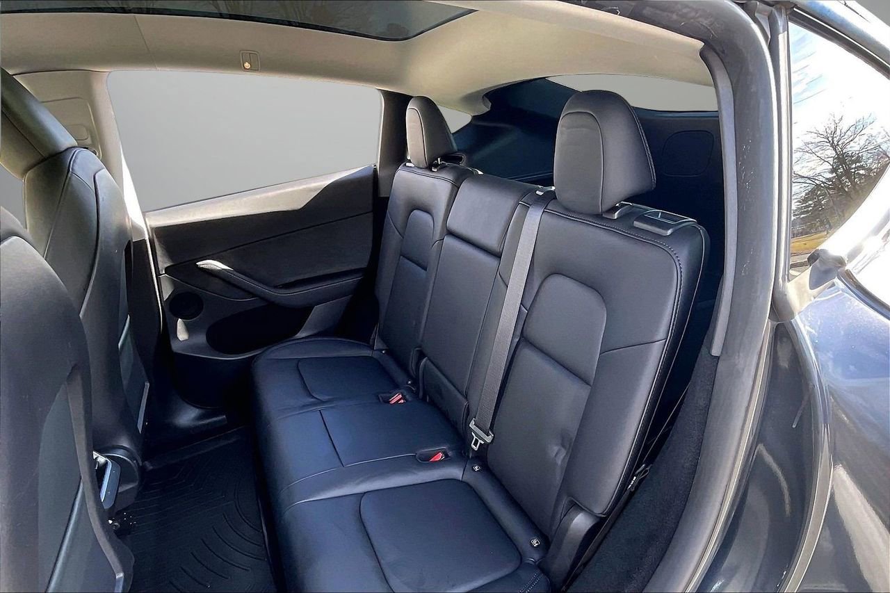 Used 2024 Tesla Model Y Performance image 24