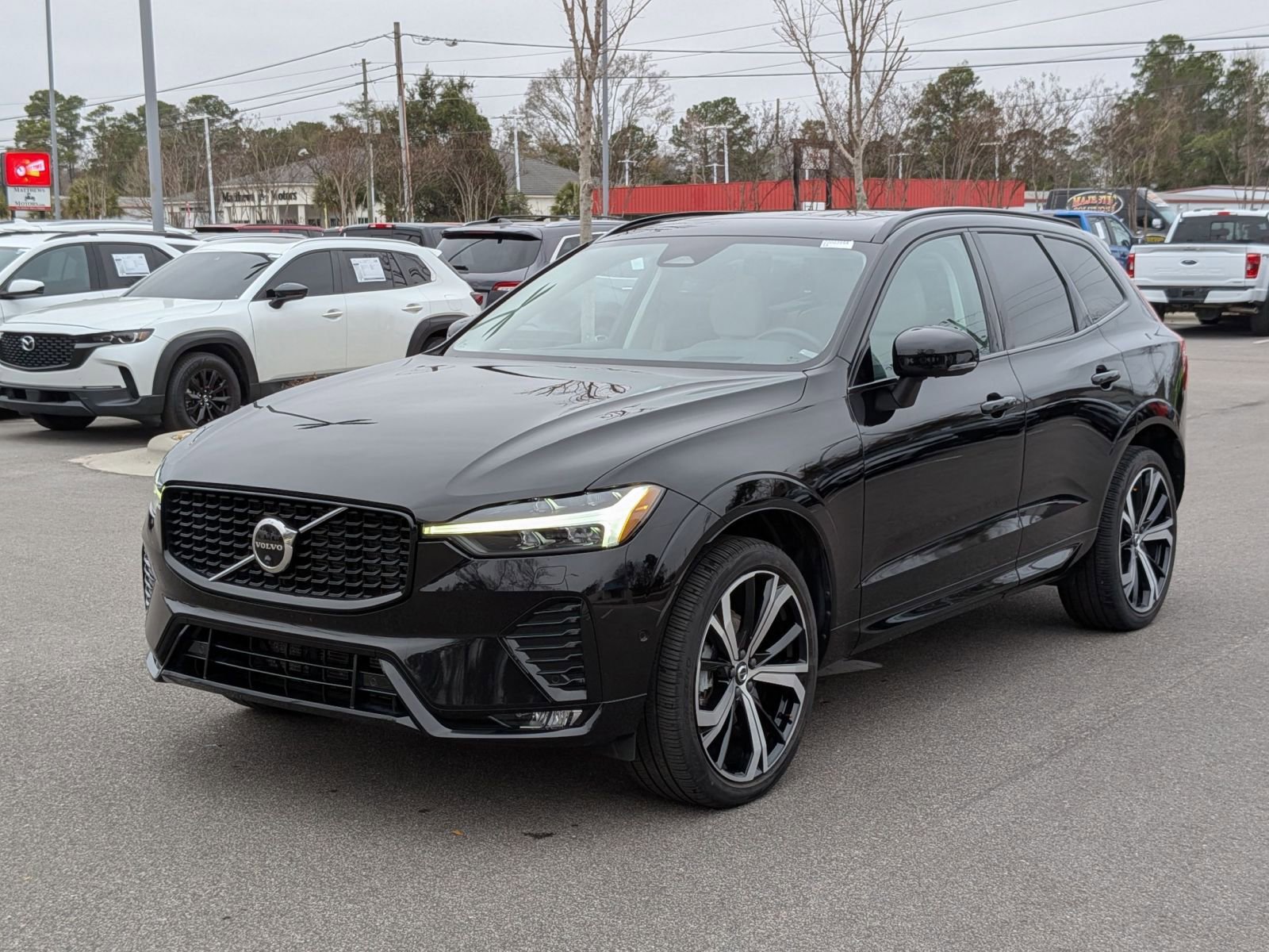 Used 2023 Volvo XC60 B5 Ultimate w/ Climate Package image 7