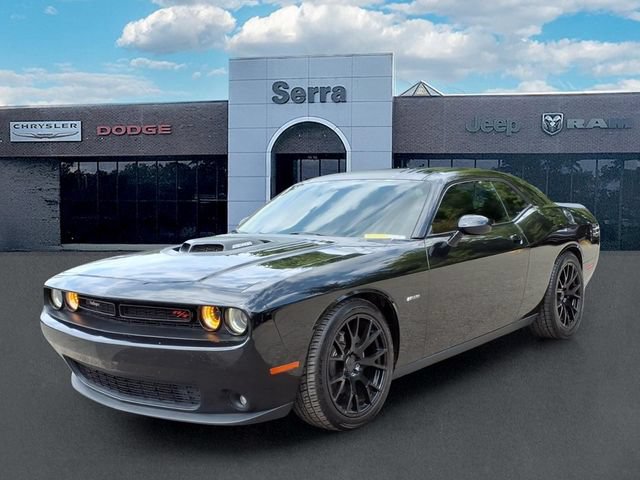 Used 2015 Dodge Challenger R/T Plus RWD image 3