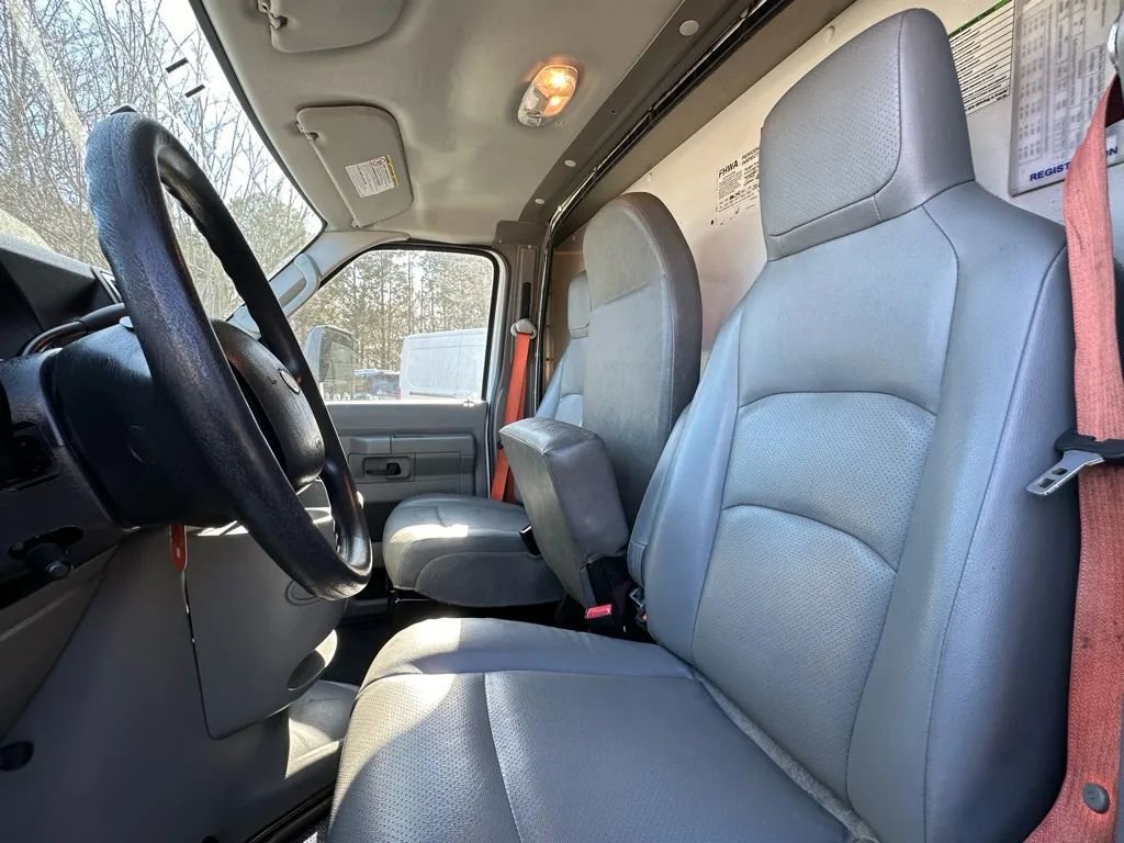 Used 2016 Ford E-350 and Econoline 350 Super Duty image 15