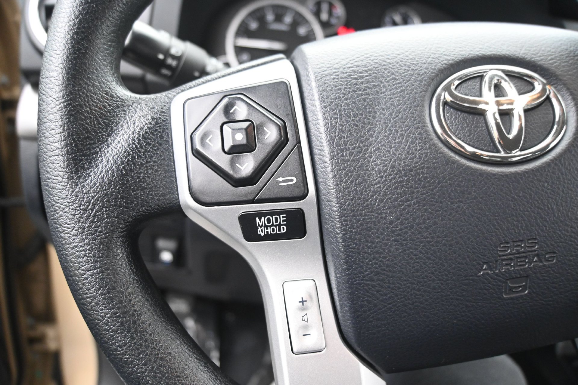 Used 2017 Toyota Tundra SR5 w/ SR5 Upgrade Package RWD image 22