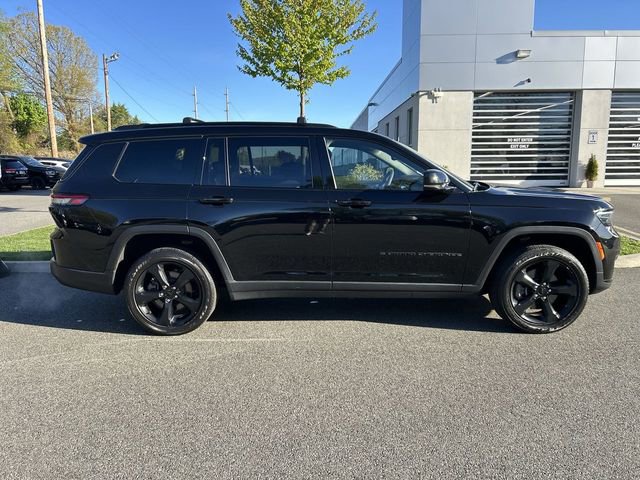 Used 2023 Jeep Grand Cherokee L Altitude AWD/4WD image 9