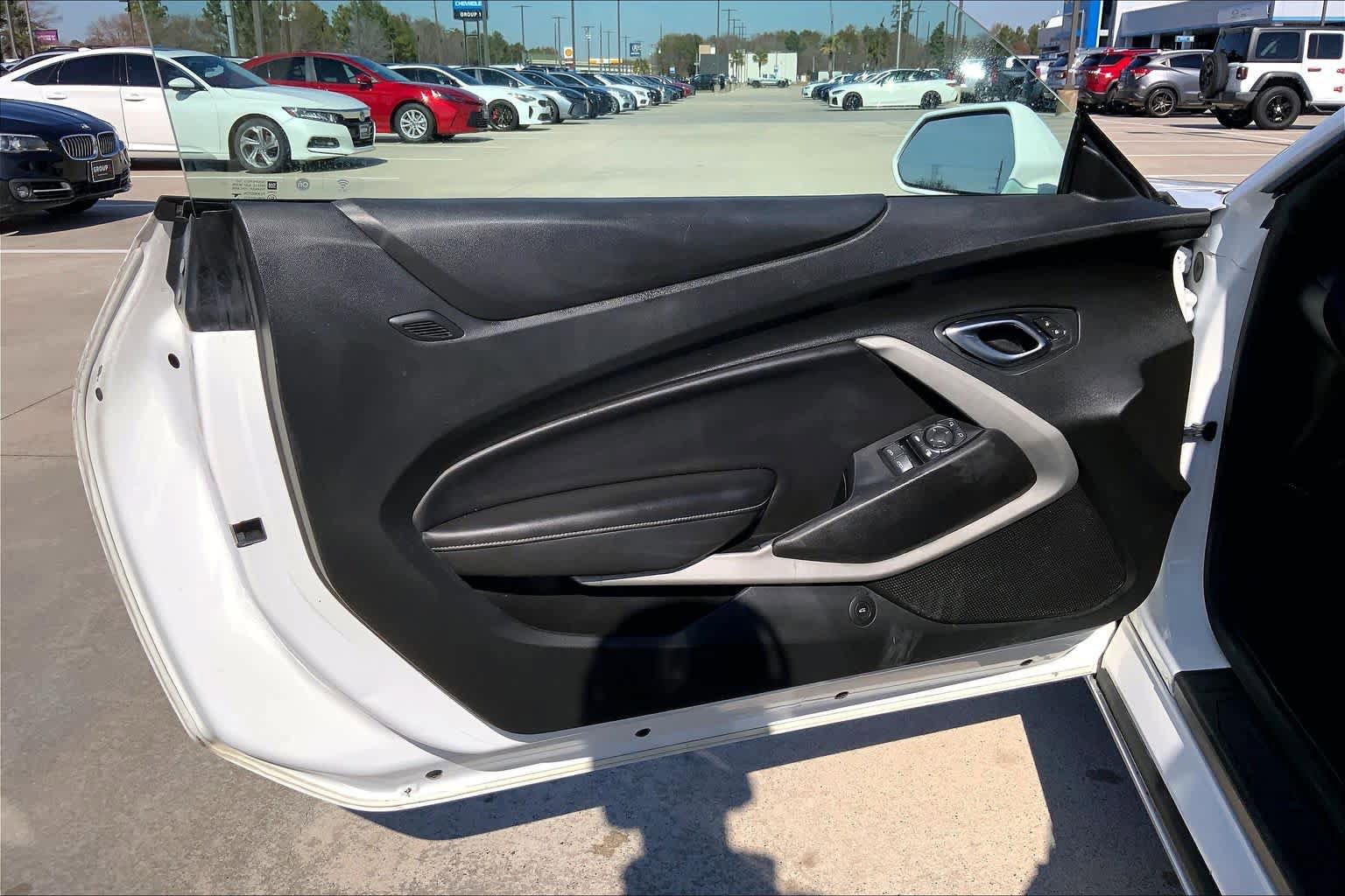 Used 2019 Chevrolet Camaro LT RWD image 17