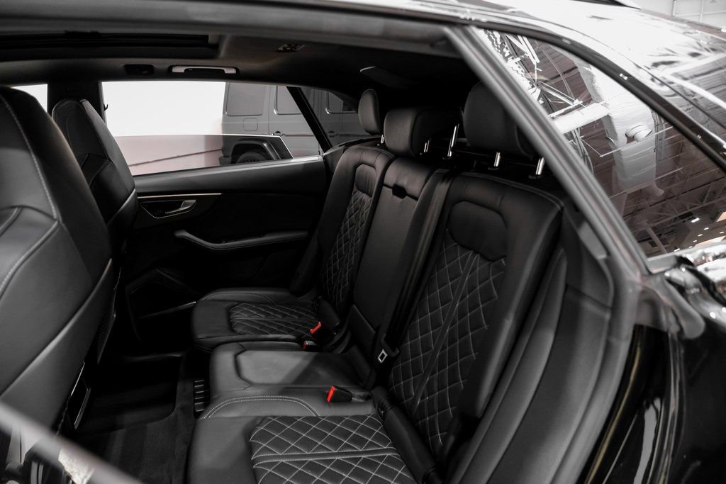 Used 2024 Audi SQ8 Premium Plus w/ Executive Package image 33