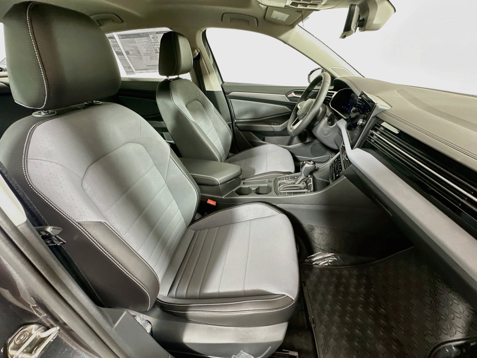 New 2027 Volkswagen Jetta SE FWD image 27