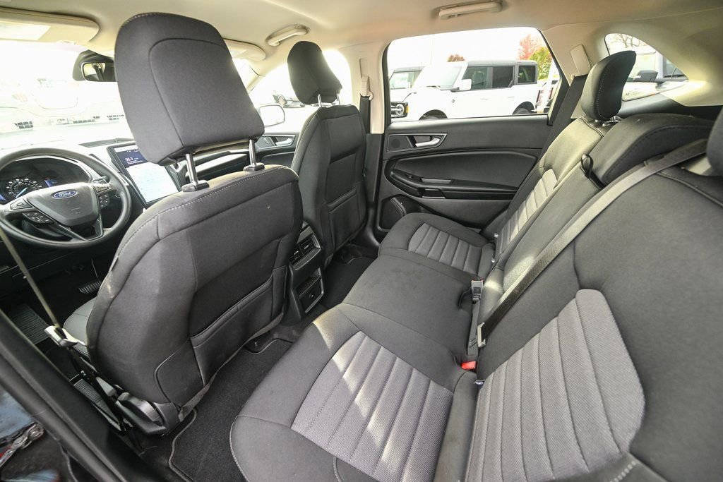 New 2024 Ford Edge SE w/ Black Appearance Package image 17