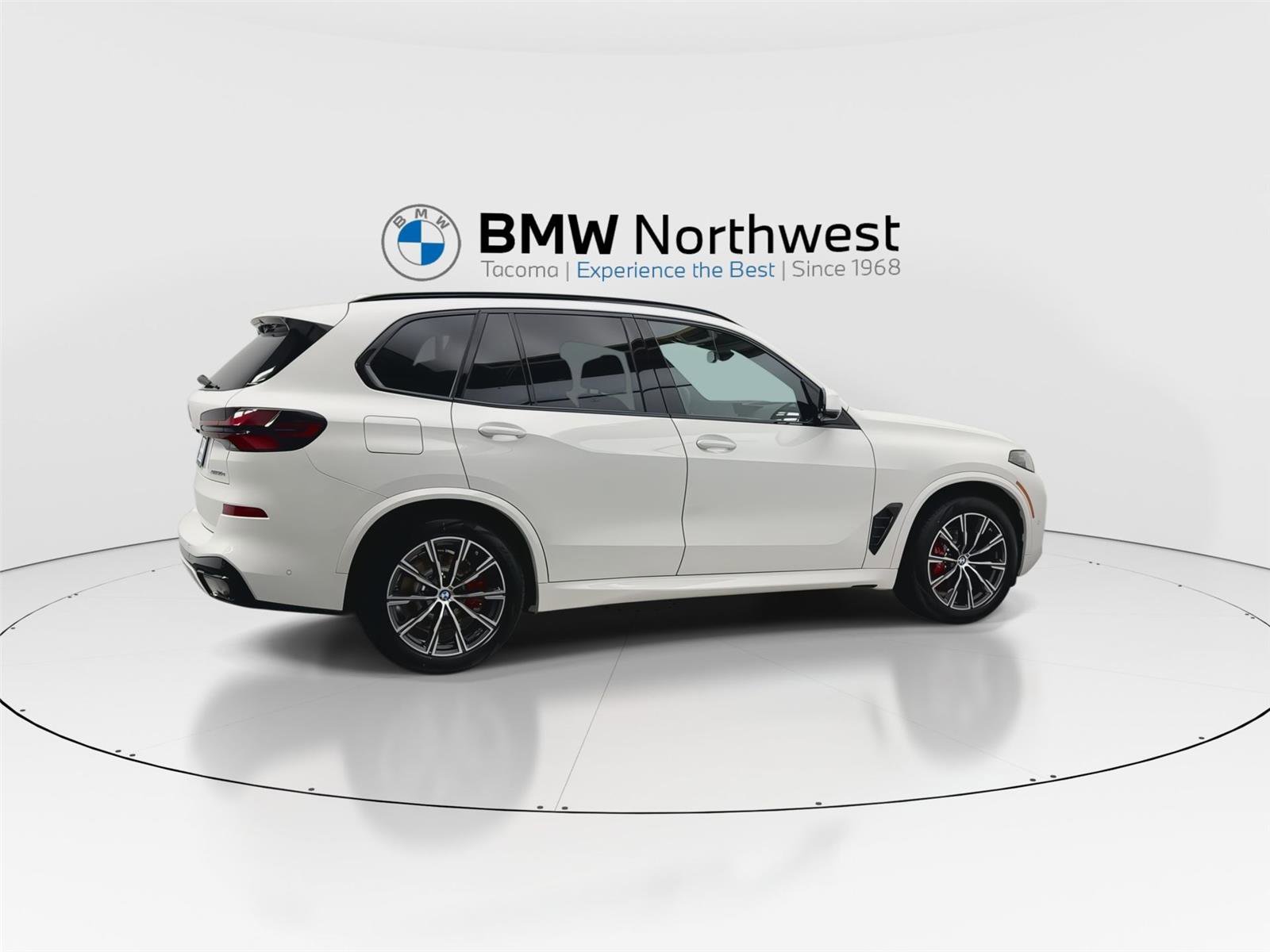 New 2026 BMW X5 xDrive50e image 4