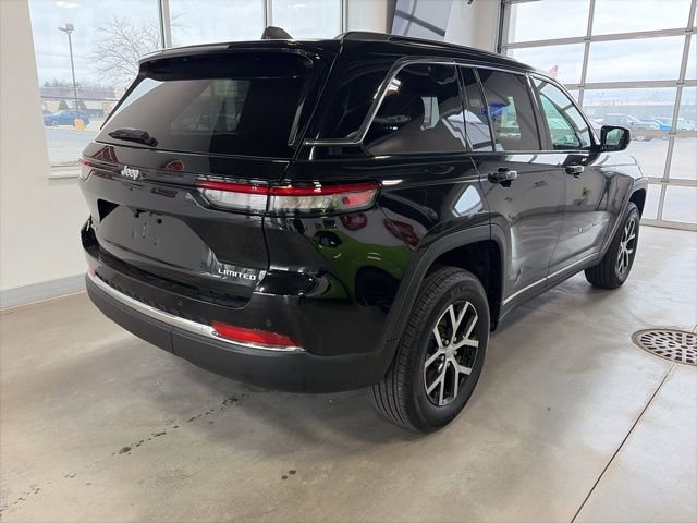 Used 2025 Jeep Grand Cherokee Limited image 4