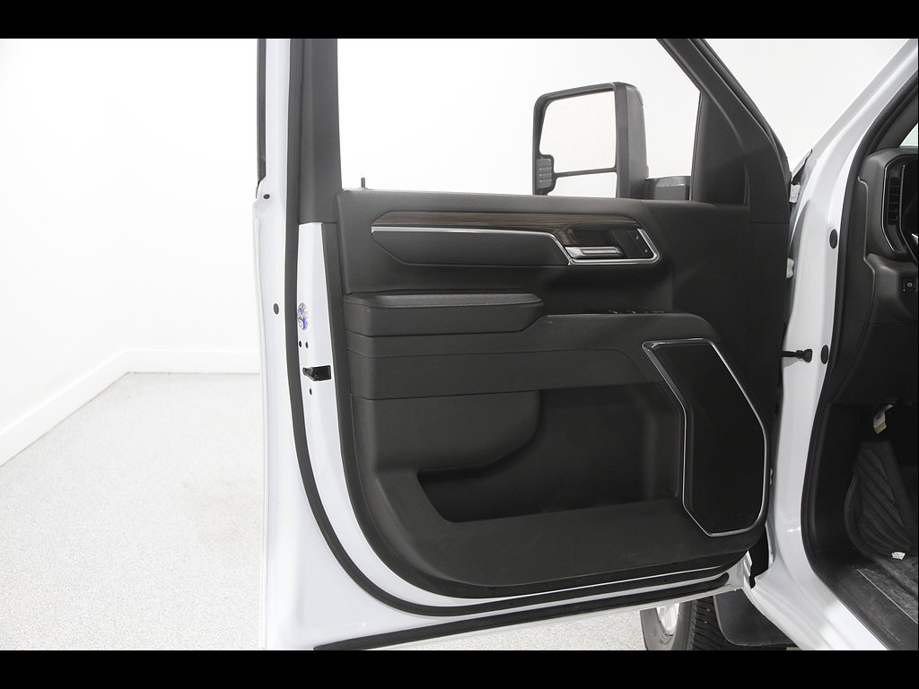 Used 2026 Chevrolet Silverado 2500 LT AWD/4WD image 4