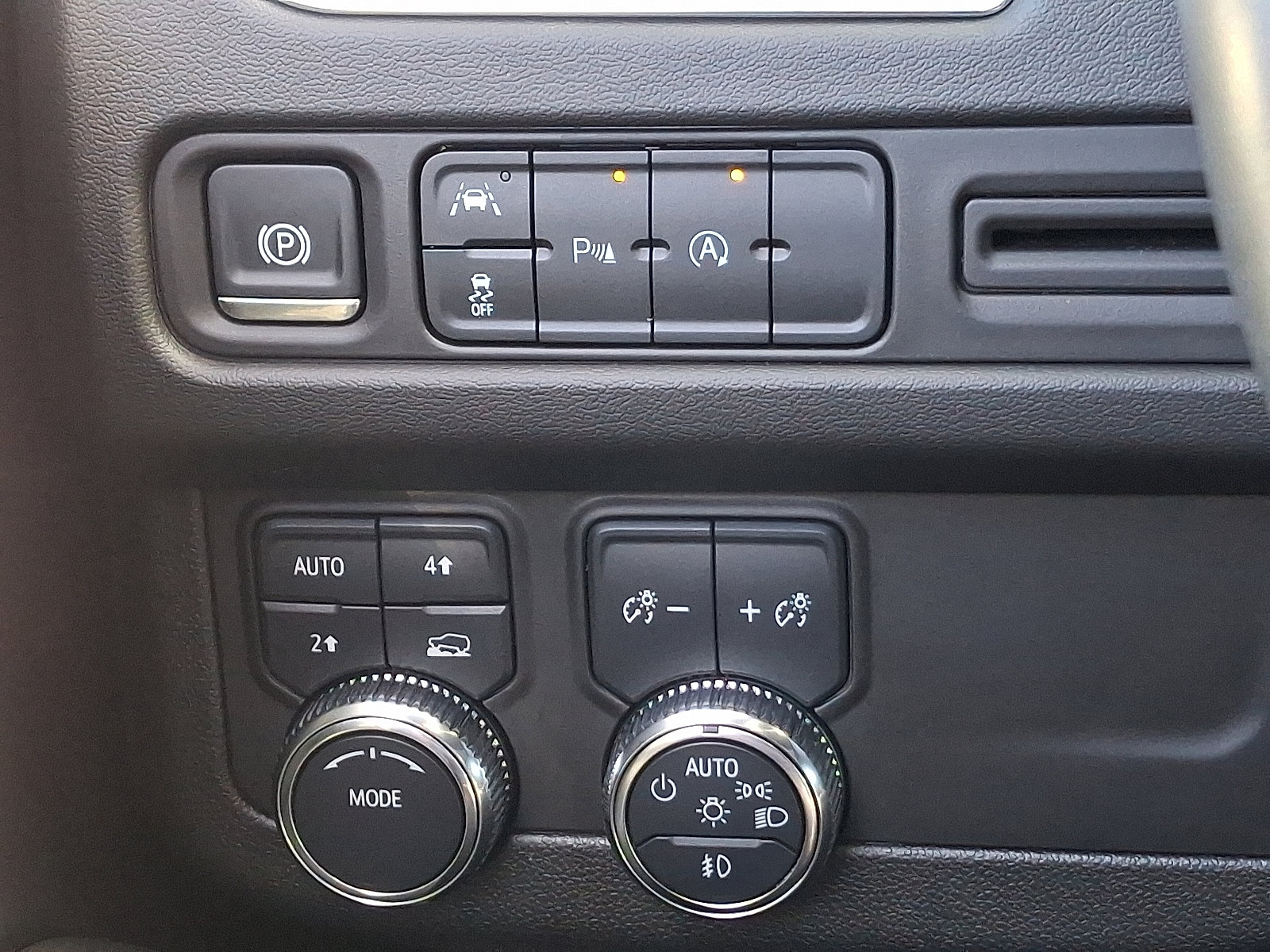 Certified 2024 GMC Yukon XL SLT image 24