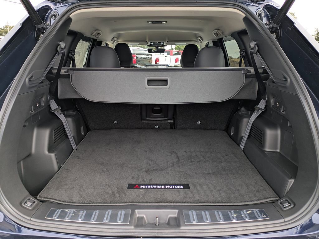 New 2026 Mitsubishi Outlander SE AWD/4WD image 12
