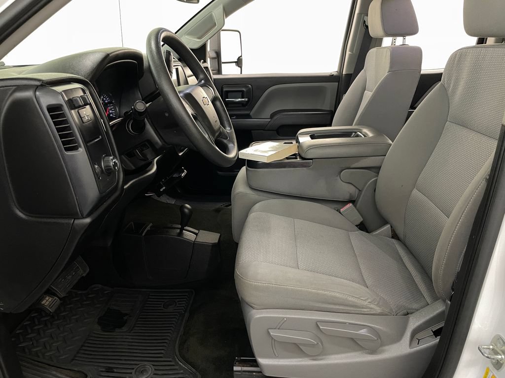 Used 2017 Chevrolet Silverado 1500 Custom w/ Custom Convenience Package AWD/4WD image 11
