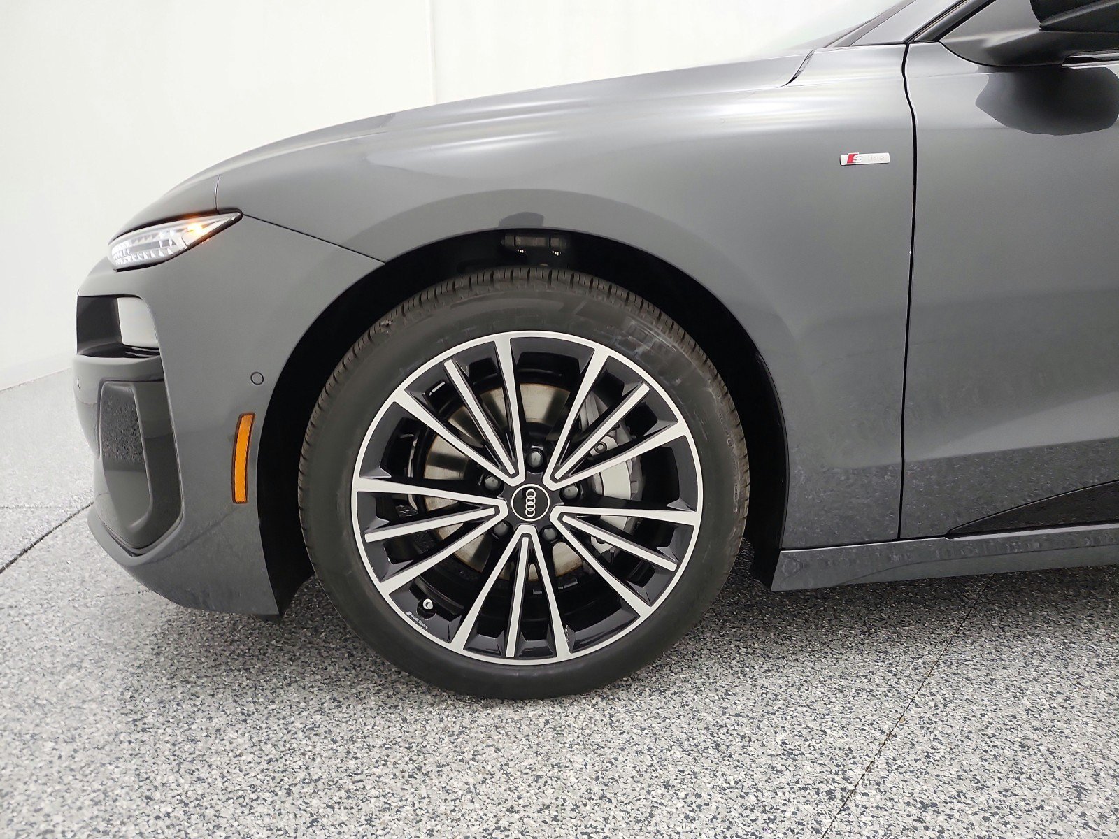 New 2027 Audi A6 e-tron Premium Plus AWD/4WD image 21
