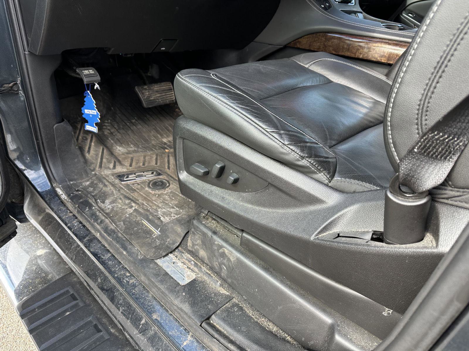 Used 2019 Chevrolet Tahoe LT w/ LT Signature Package image 19