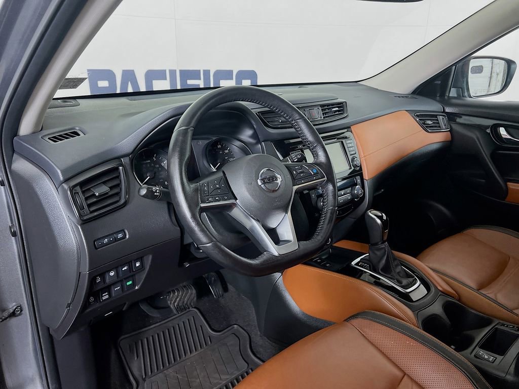 Used 2018 Nissan Rogue SL w/ Premium Package AWD/4WD image 11