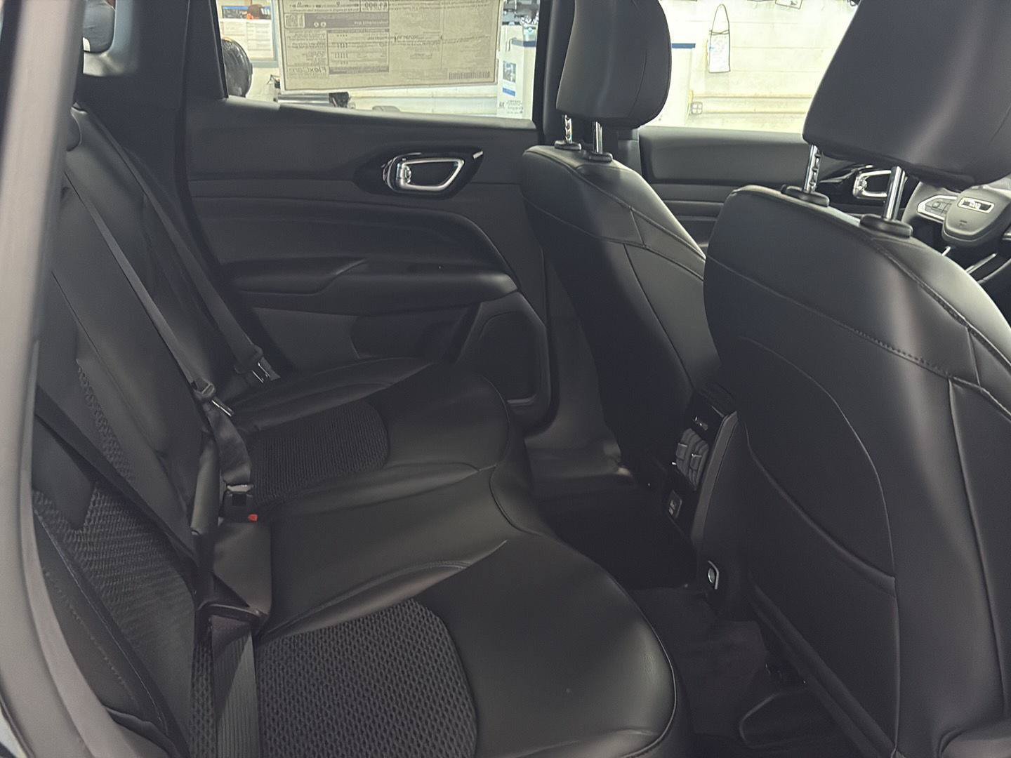 New 2026 Jeep Compass Latitude AWD/4WD image 25