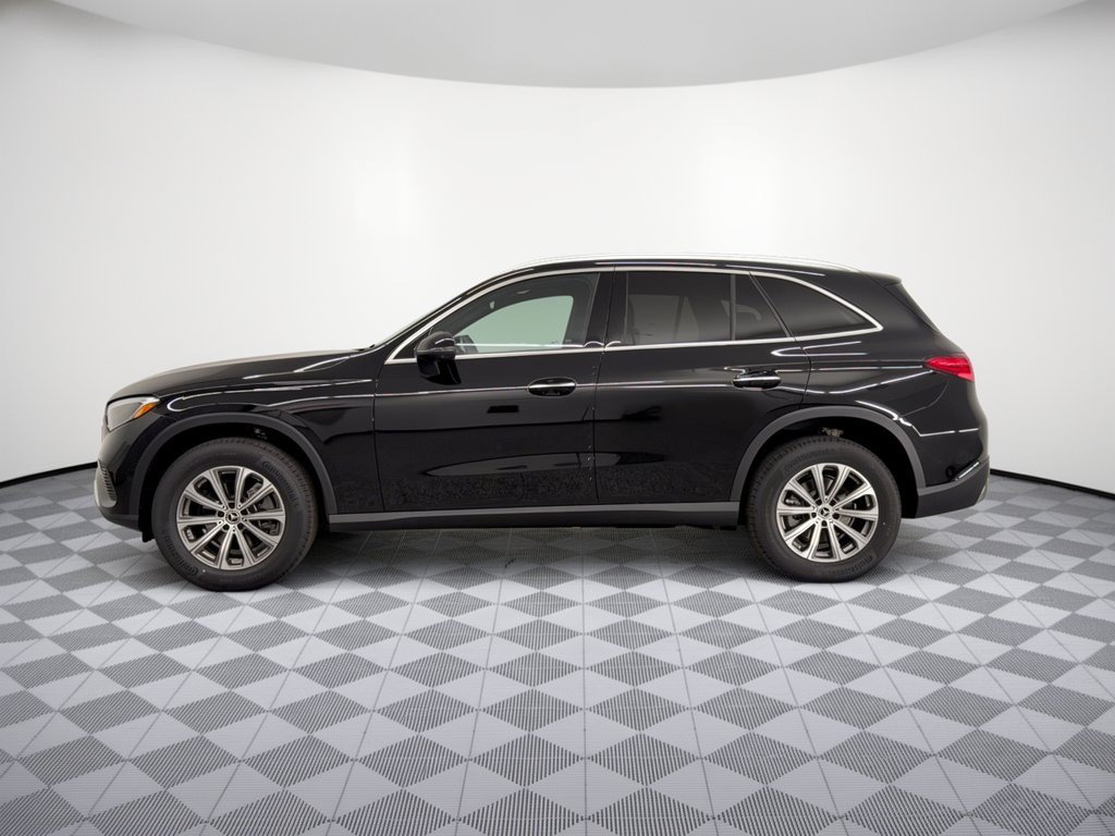 Used 2027 Mercedes-Benz GLC 300 image 2