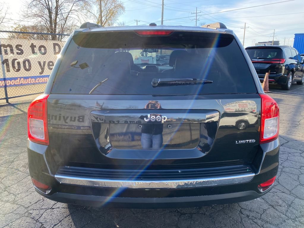 Used 2011 Jeep Compass Limited w/ Sun/Sound Group FWD image 3