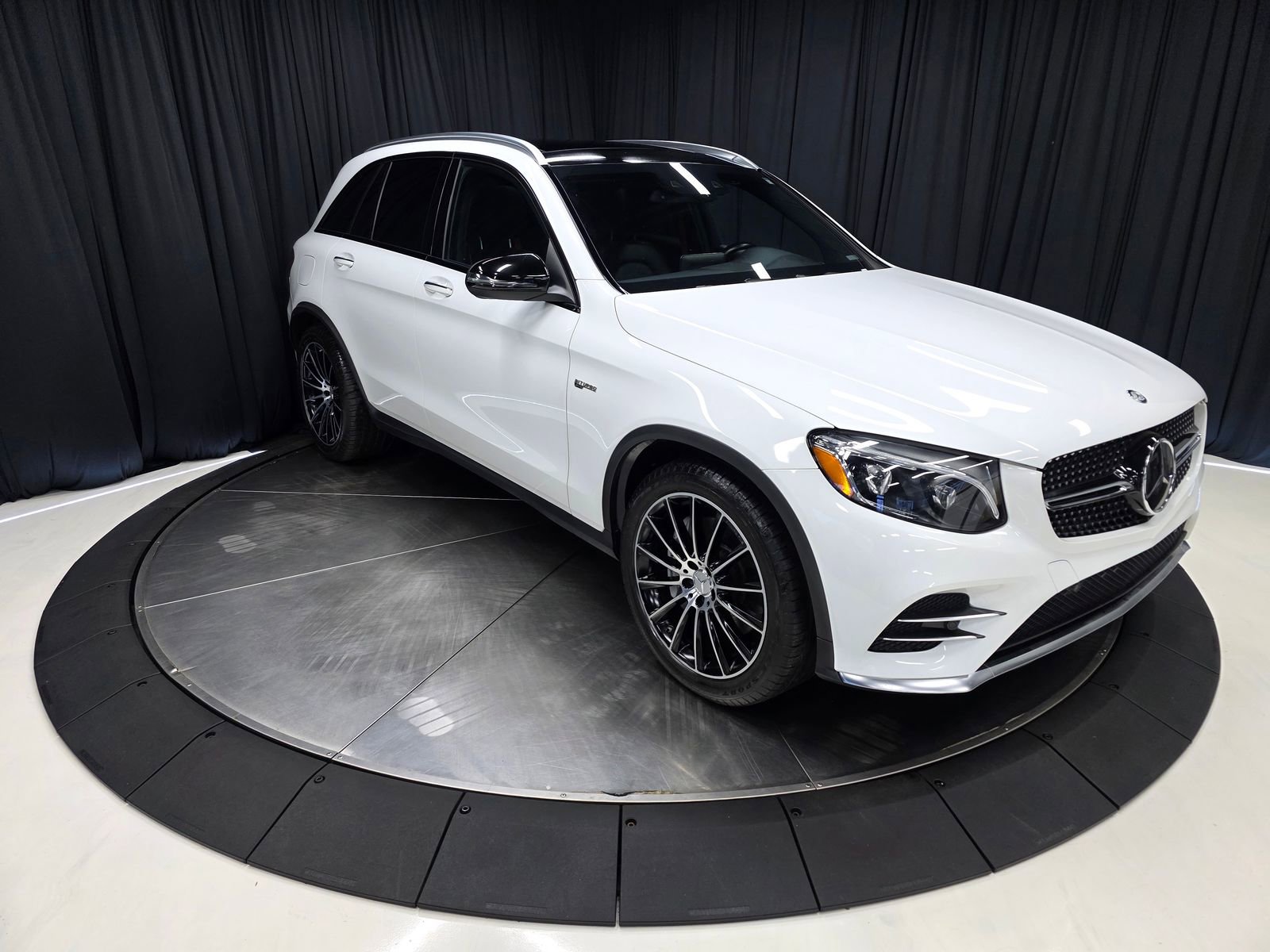 Used 2017 Mercedes-Benz GLC 43 AMG 4MATIC image 4