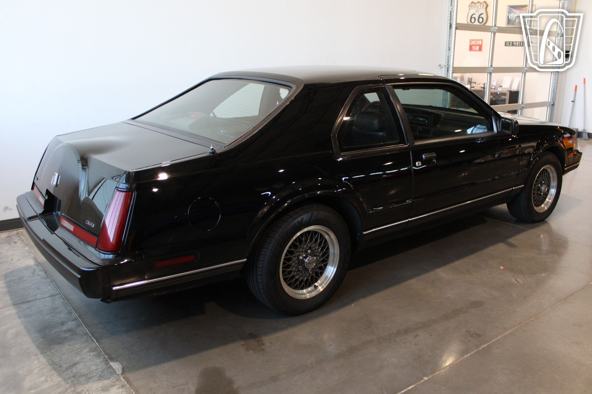 Used 1991 Lincoln Mark VII LSC RWD image 13