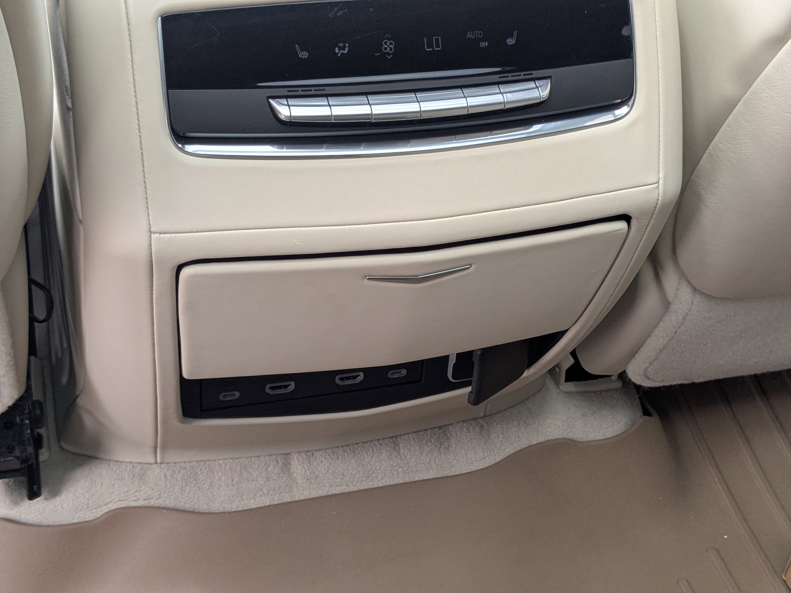 Certified 2023 Cadillac Escalade ESV Sport Platinum w/ LPO, ONYX Package image 12