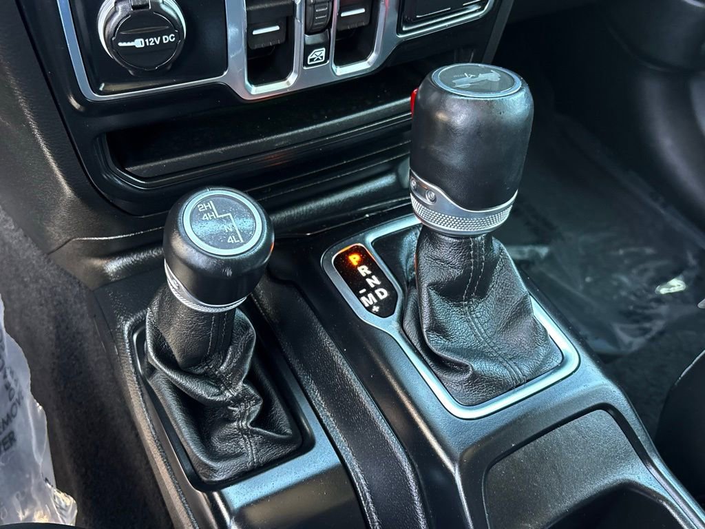 Used 2021 Jeep Wrangler Unlimited Sahara AWD/4WD image 16