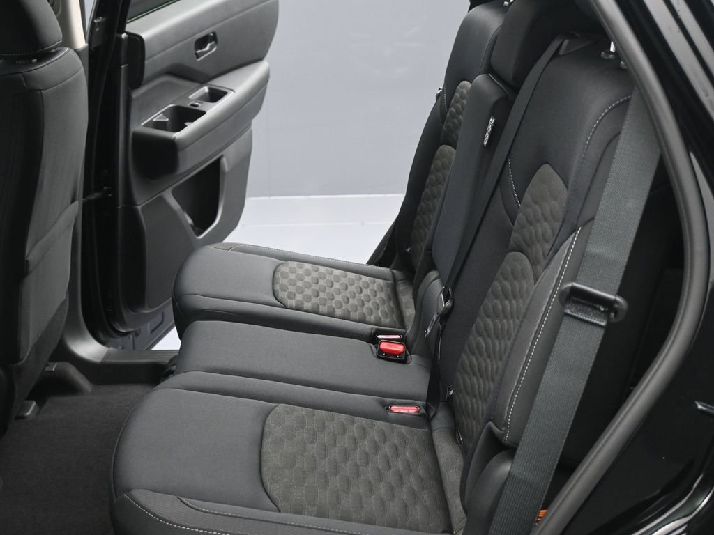 New 2026 Nissan Pathfinder SV image 19