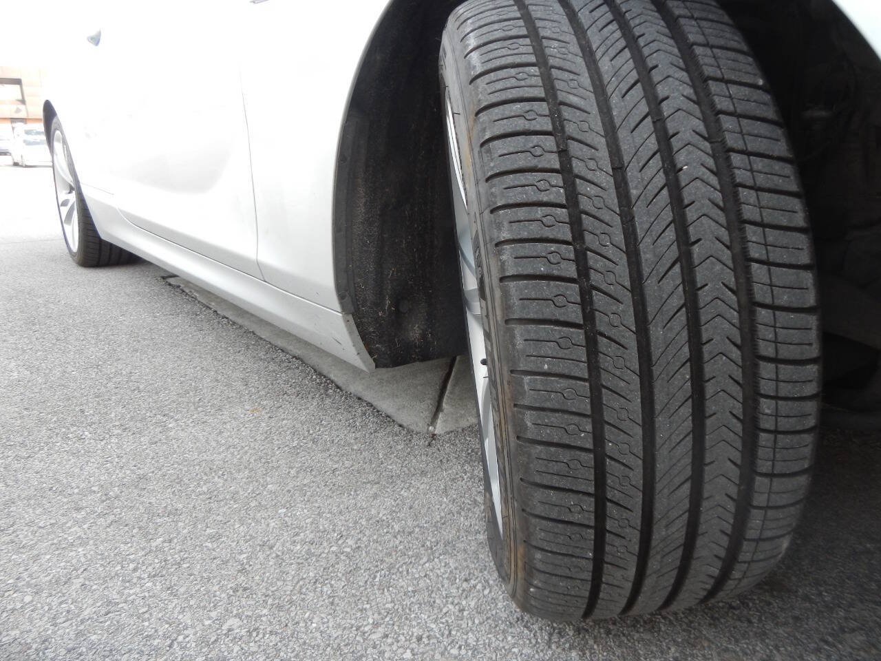 Used 2012 BMW 640i Convertible RWD image 21