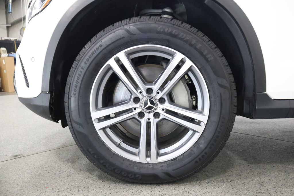 Certified 2022 Mercedes-Benz GLC 300 4MATIC w/ Driver Assistance Package image 5