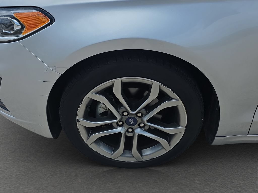 Used 2019 Ford Fusion SEL FWD image 4