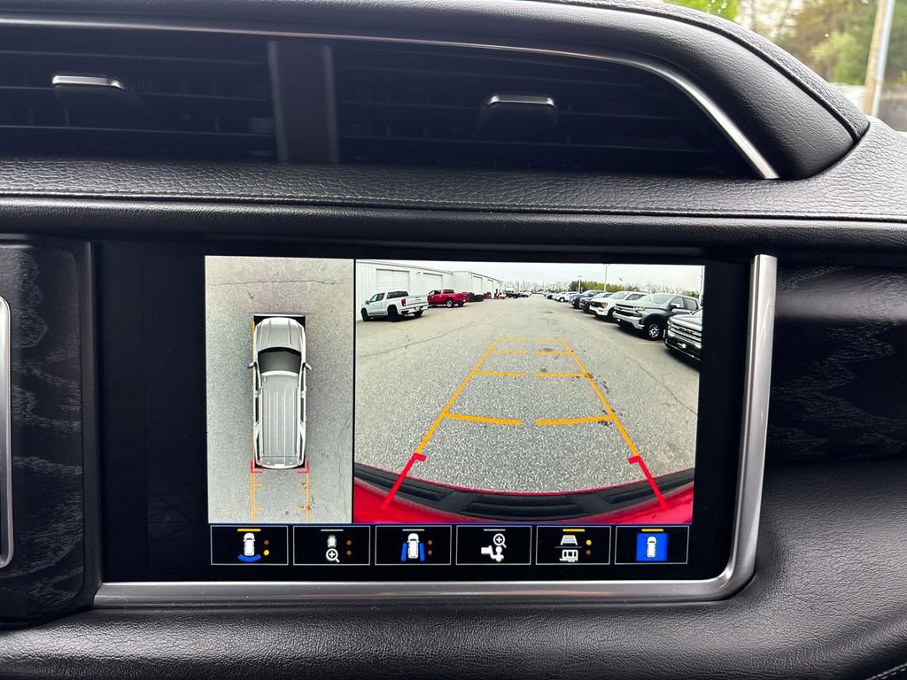 Used 2023 GMC Yukon XL Denali AWD/4WD image 31
