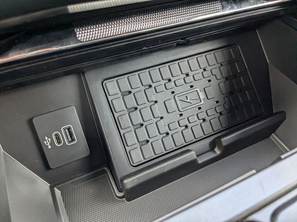 New 2025 Ford F150 Lightning Platinum image 27