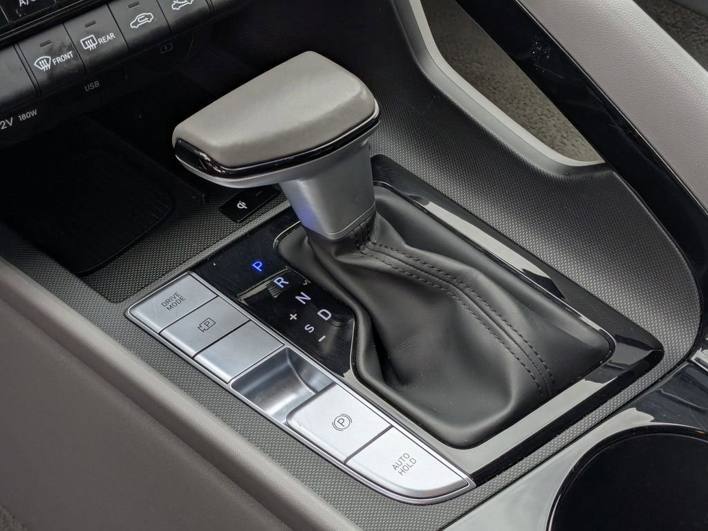 Used 2025 Hyundai Elantra SEL image 23