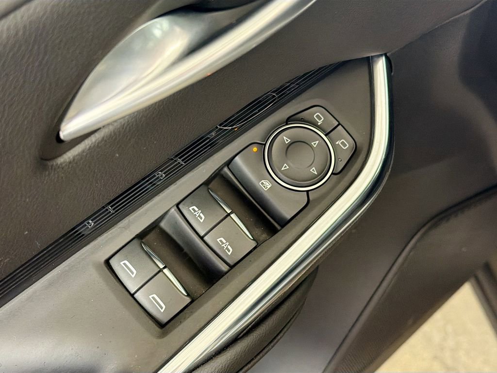 Used 2024 Cadillac XT4 Luxury w/ LPO, Floor Liner Package image 17