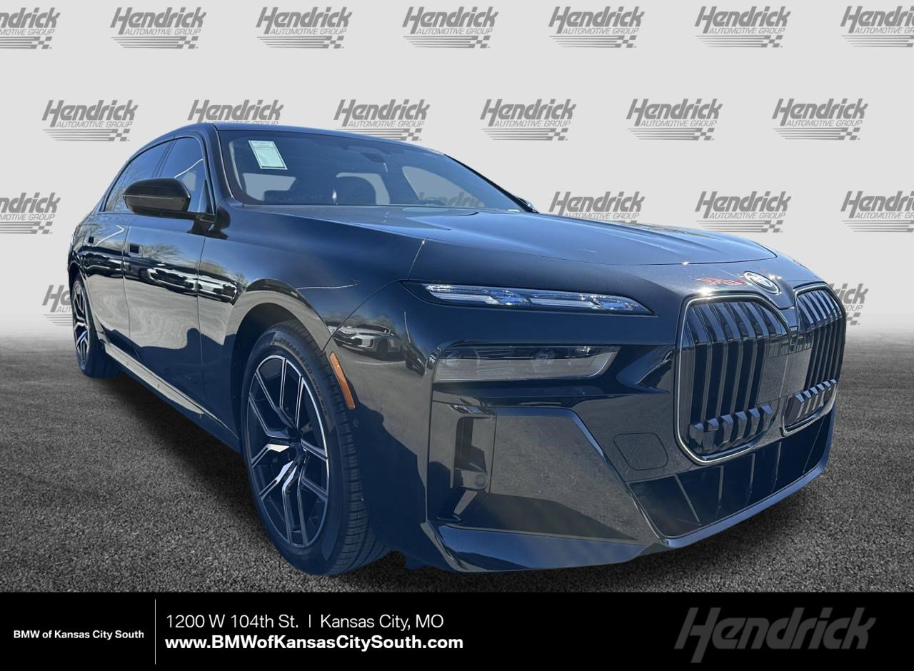 Used 2026 BMW i7 xDrive60 w/ Executive Package AWD/4WD image 1