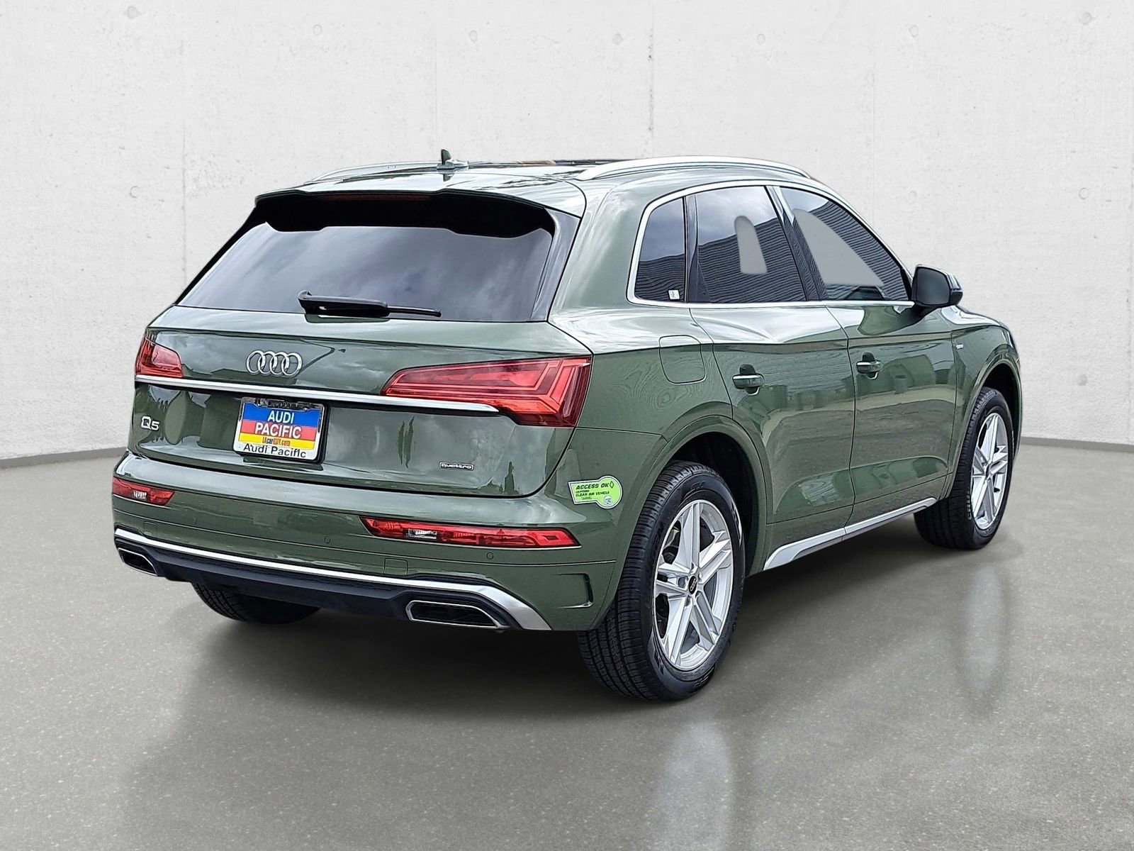 Used 2023 Audi Q5 e Premium w/ Convenience Package AWD/4WD image 5