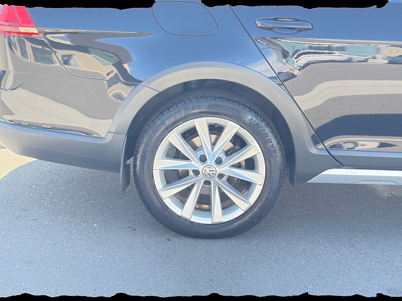 Used 2017 Volkswagen Golf Alltrack S AWD/4WD image 24