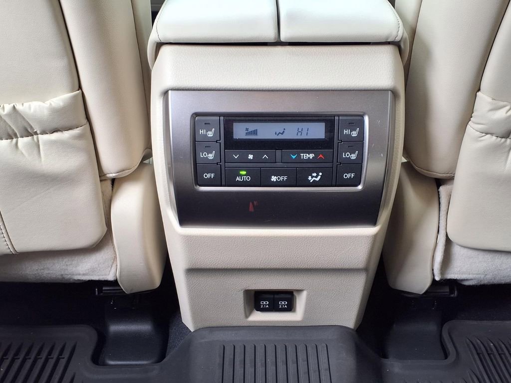 Used 2023 Lexus GX 460 Premium w/ Accessory Package AWD/4WD image 25