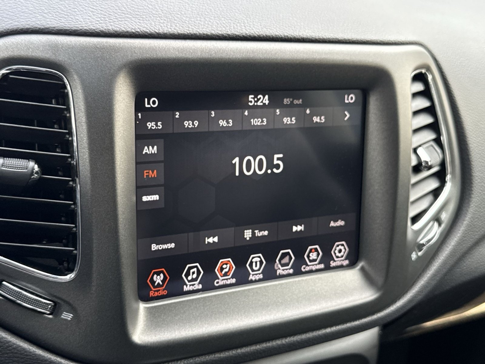 Used 2018 Jeep Compass Trailhawk w/ Safe & Security Group AWD/4WD image 16