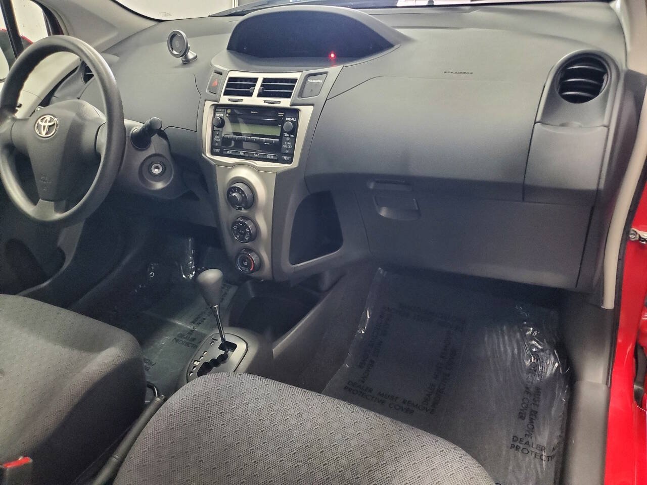 Used 2010 Toyota Yaris 2-Door Hatchback FWD image 12