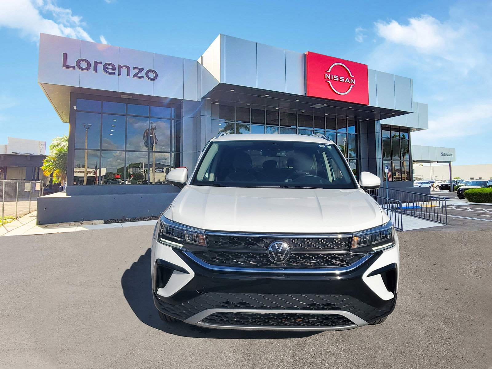 Used 2024 Volkswagen Taos SE video 2