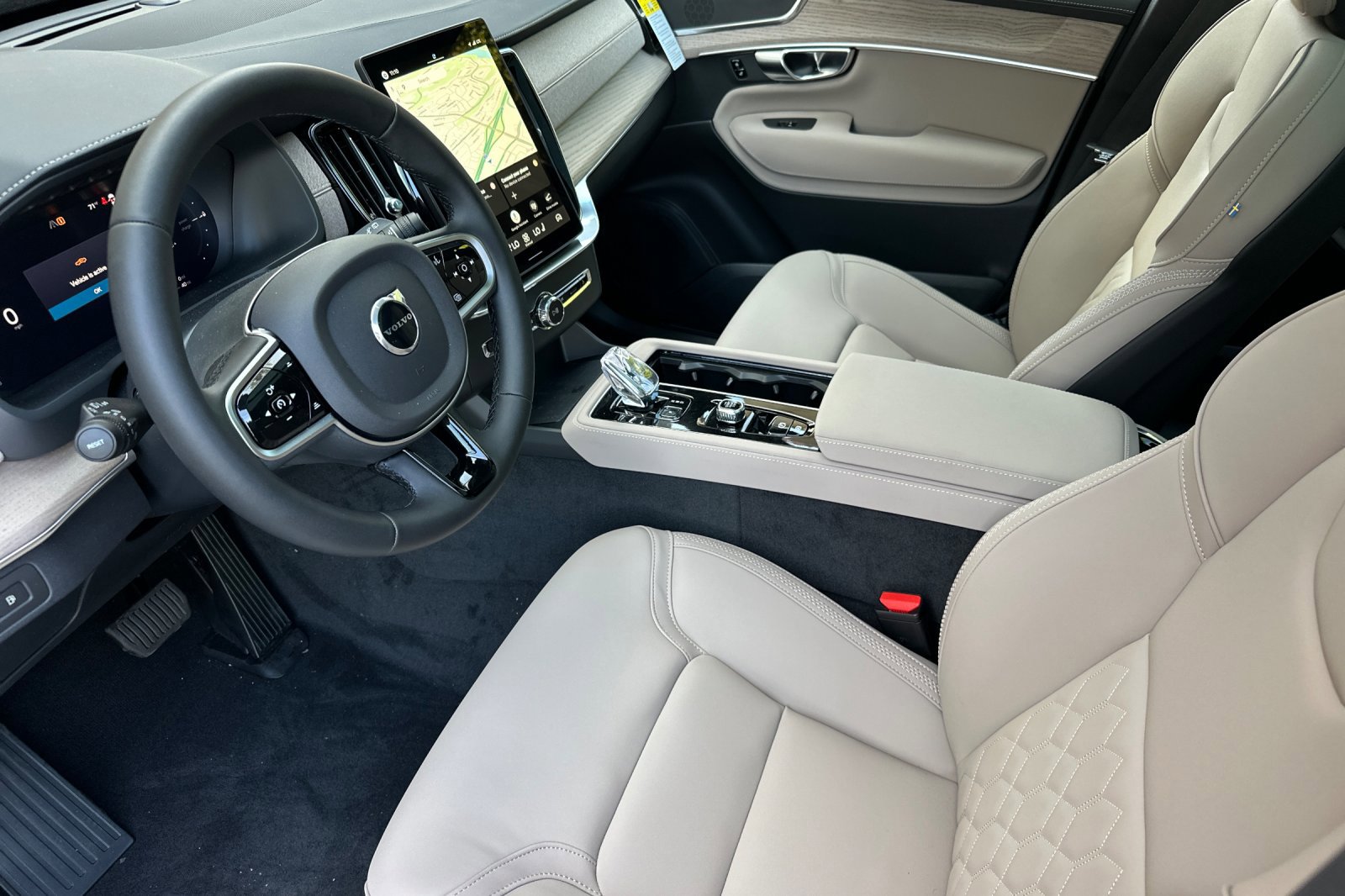New 2026 Volvo XC90 T8 Plus AWD/4WD image 8
