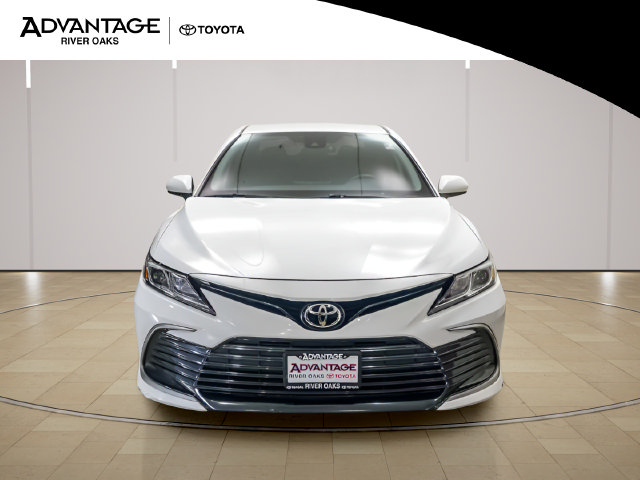 Used 2021 Toyota Camry LE FWD image 3