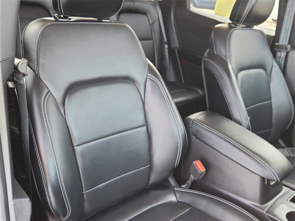 Used 2025 Ford Escape Platinum image 17