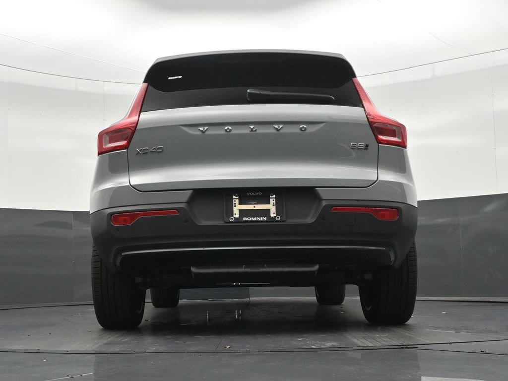 New 2026 Volvo XC40 B5 Plus w/ Protection Package Premier AWD/4WD image 24