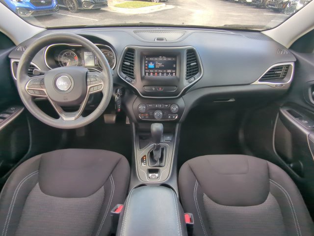 Used 2020 Jeep Cherokee Latitude FWD image 16