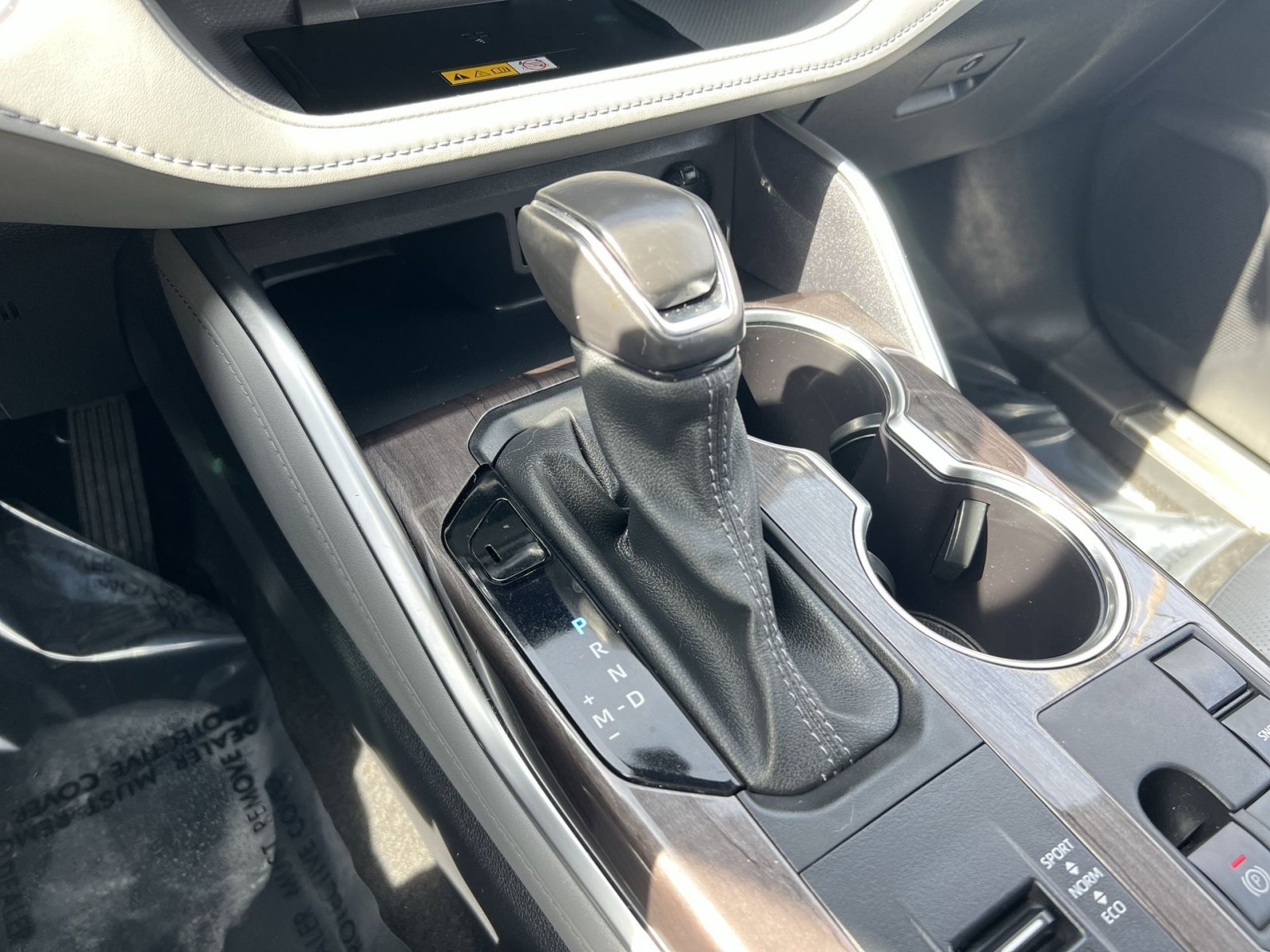 Used 2024 Toyota Highlander Platinum image 21