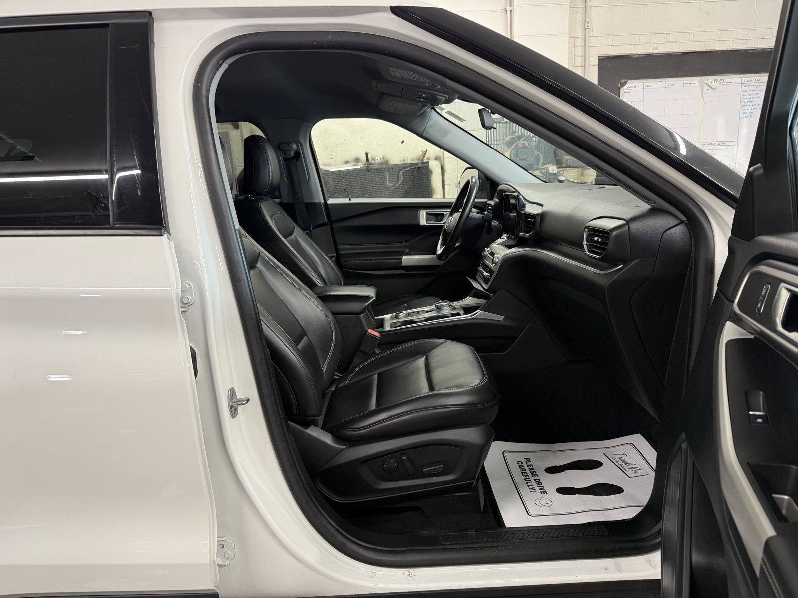 Certified 2021 Ford Explorer XLT w/ Equipment Group 202A AWD/4WD image 31